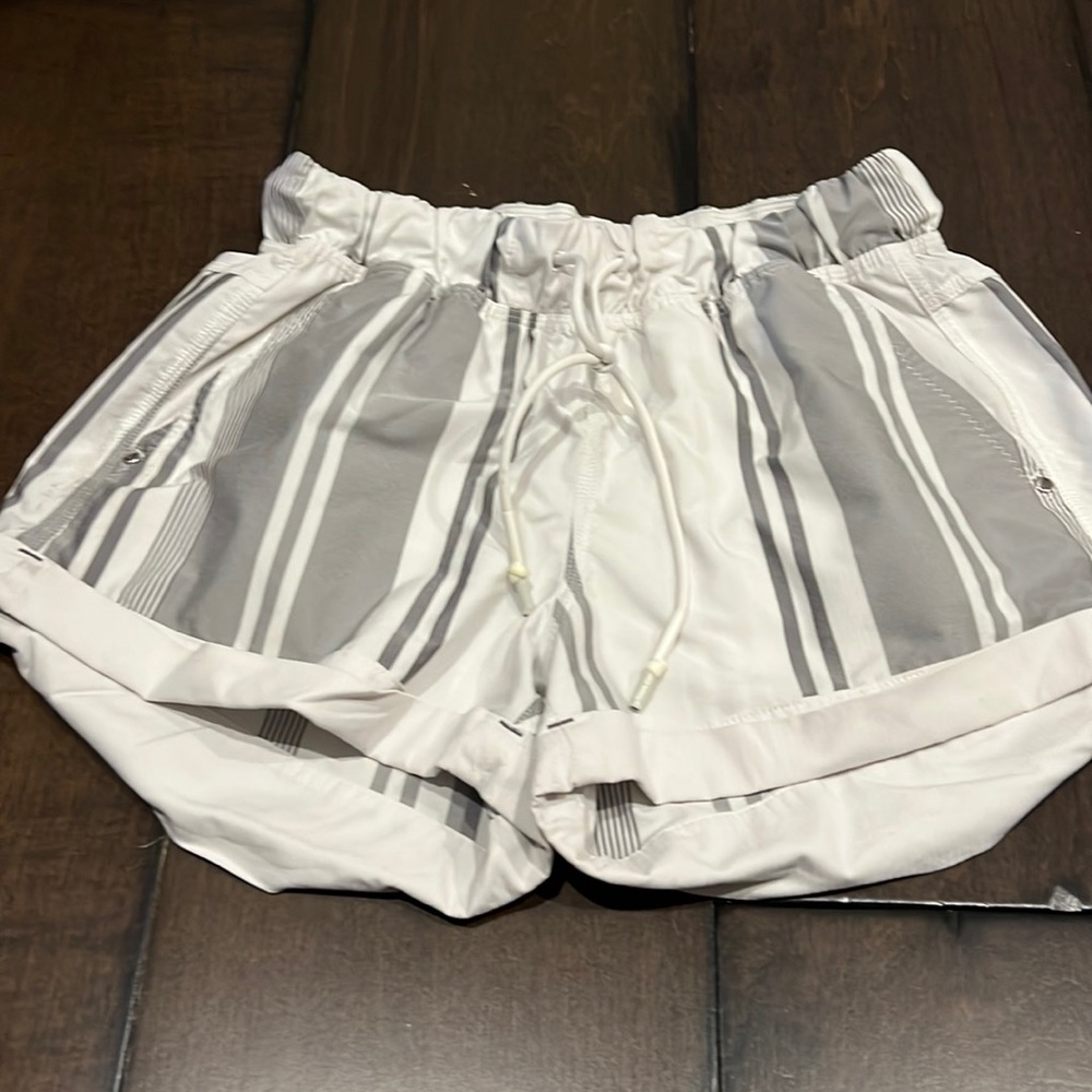 Lululemon short short